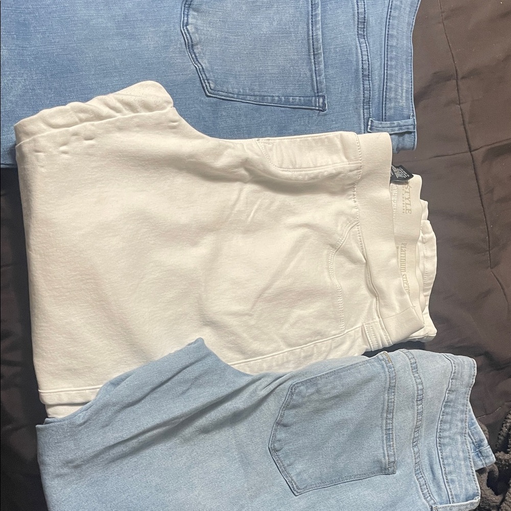 Bundle of 3 Sonoma LC Lauren Conrad Denim and Cream Jeggings 
***